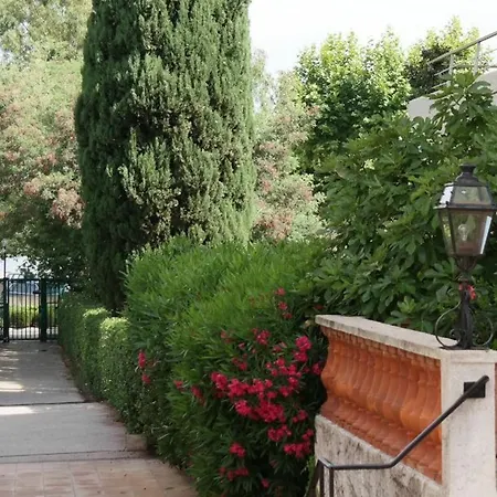 Studette In Saint-tropez, With Wonderful Park View And Pool Access - 8